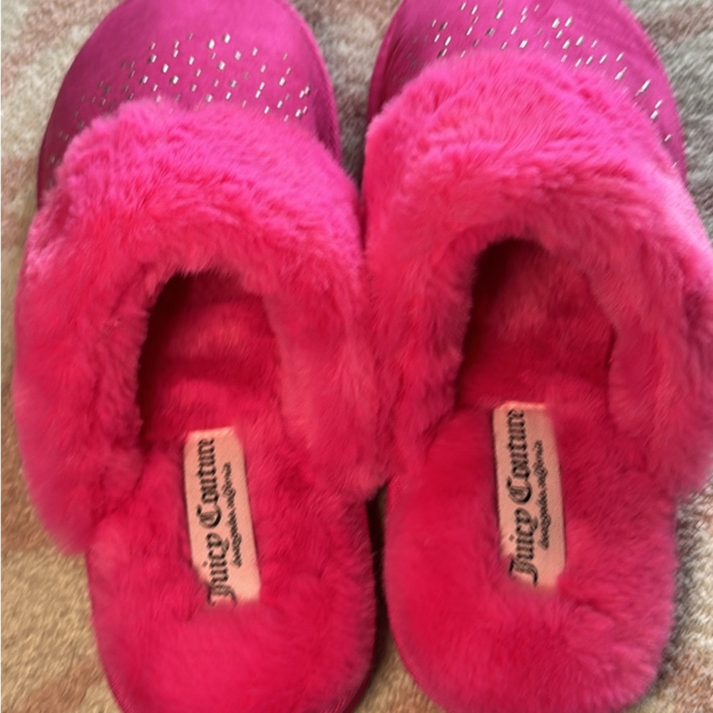 Juicy Couture womens Hot Pink Plush Slippers